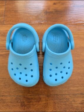 Toddler Light Blue Crocs Size C4